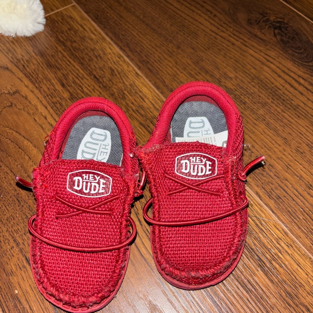 Hey Dude | Toddler | Red Wally Funk Mono